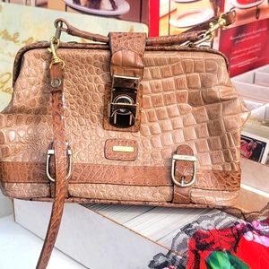 Taurus purse with strap